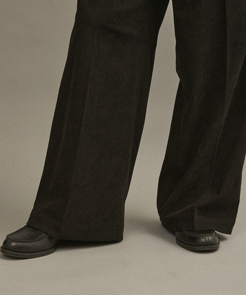 417 EDIFICE（フォーワンセブンエディフィス）の「コーデュロイワイド フレアワークパンツ（スラックス・メンズ・ブラック/カーキ/チャコールグレー/ブラウン・SMALL/MEDIUM/LARGE）」の14枚目の写真