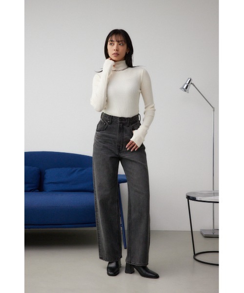 AZUL by moussy（アズールバイマウジー）の「サムホールリブハイネックトップス（ニット/セーター・レディース・ホワイト系その他/ブルー/アイボリー/グレー/ブラック/レッド・FREE）」の9枚目の写真