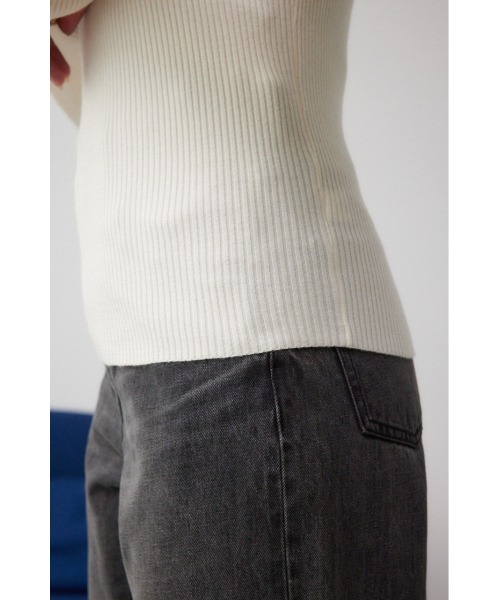 AZUL by moussy（アズールバイマウジー）の「サムホールリブハイネックトップス（ニット/セーター・レディース・ホワイト系その他/ブルー/アイボリー/グレー/ブラック/レッド・FREE）」の16枚目の写真