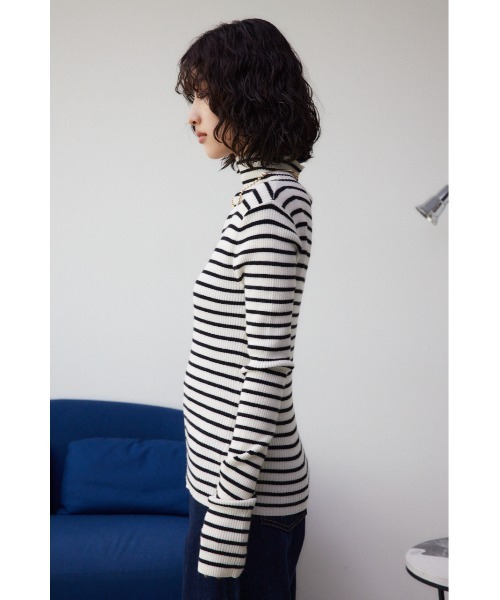 AZUL by moussy（アズールバイマウジー）の「サムホールリブハイネックトップス（ニット/セーター・レディース・ホワイト系その他/ブルー/アイボリー/グレー/ブラック/レッド・FREE）」の22枚目の写真