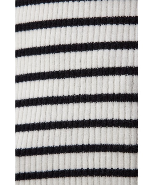 AZUL by moussy(アズールバイマウジー)の「サムホールリブハイネックトップス(ニット/セーター・レディース・ホワイト系その他/ブルー/アイボリー/グレー/ブラック/レッド・FREE)」の15枚目の写真