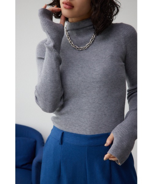 AZUL by moussy(アズールバイマウジー)の「サムホールリブハイネックトップス(ニット/セーター・レディース・ホワイト系その他/ブルー/アイボリー/グレー/ブラック/レッド・FREE)」の16枚目の写真
