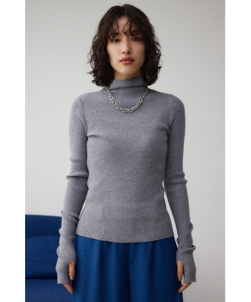 AZUL by moussy(アズールバイマウジー)の「サムホールリブハイネックトップス(ニット/セーター・レディース・ホワイト系その他/ブルー/アイボリー/グレー/ブラック/レッド・FREE)」の19枚目の写真