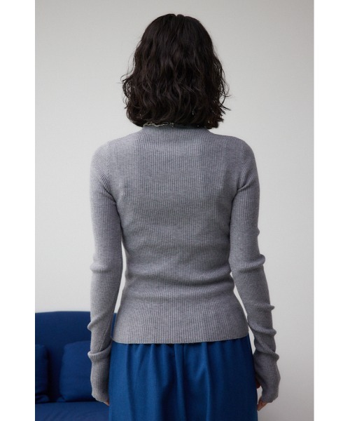 AZUL by moussy(アズールバイマウジー)の「サムホールリブハイネックトップス(ニット/セーター・レディース・ホワイト系その他/ブルー/アイボリー/グレー/ブラック/レッド・FREE)」の21枚目の写真