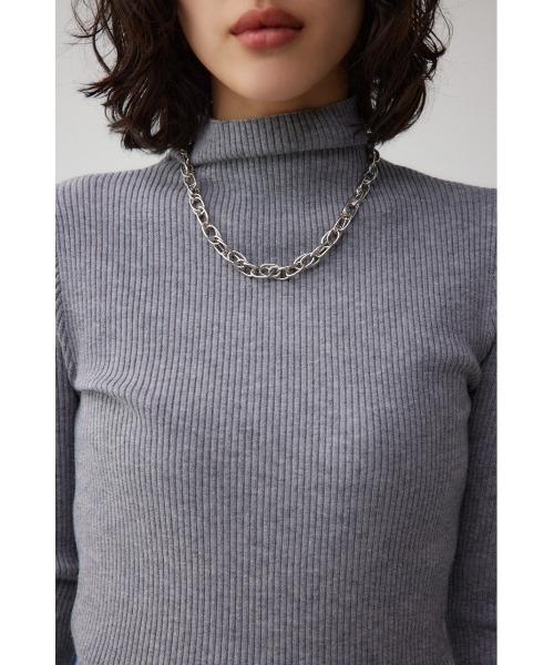 AZUL by moussy(アズールバイマウジー)の「サムホールリブハイネックトップス(ニット/セーター・レディース・ホワイト系その他/ブルー/アイボリー/グレー/ブラック/レッド・FREE)」の22枚目の写真