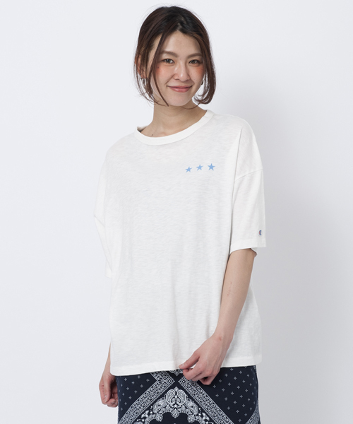 Champion（チャンピオン）の「X-girl×CHAMPION TWIST S/S TEE（Tシャツ/カットソー・レディース・ホワイト/レッド/アッシュ/ネイビー・2/1）」の5枚目の写真