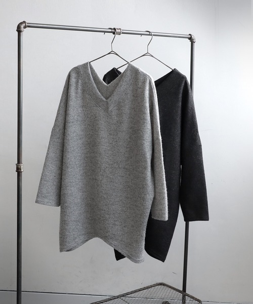 antiqua(アンティカ)の「Vネックニット(ニット/セーター・レディース・ダークグレー/グレー・ONESIZE)」の6枚目の写真