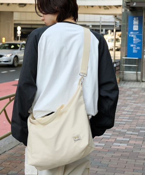 PENNEYS（ぺニーズ）の「PENNEYS/ペニーズ 別注 THE FOX 2WAY ショルダートートバッグ（ショルダーバッグ・レディース・ブラック/ナチュラル/レッド/グレー・FREE）」の15枚目の写真