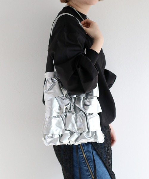 cepo(セポ)の「フェイクレザーフリルトートバッグ(トートバッグ・レディース・ブラック/シルバー・FREE)」の11枚目の写真