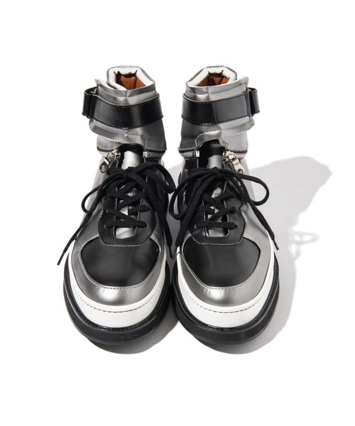 glamb（グラム）の「TIME TRAVELER Sneapers (GEAR 011) / タイムトラベラースニーパー（スニーカー・メンズ・シルバー/ブラック・28.5/25.5/26.5/27.5）」の16枚目の写真