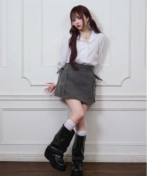 FickleBebe(フィクルベベ)の「FBギャザーロングブーツ(ブーツ・レディース・シルバー/ブラック・MEDIUM/LARGE)」の4枚目の写真