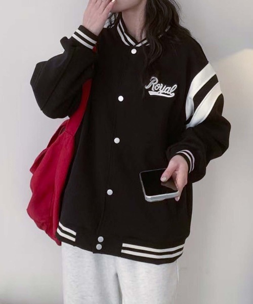 aimoha（アイモハ）の「ロゴ刺繍デザインスタジャン（スタジャン・レディース・ライトグレー/ブラック/イエロー/ベージュ・FREE）」の2枚目の写真