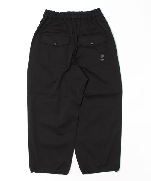 SUPER HAKKA（スーパーハッカ）の「コットンポリエステルストレッチ　ワンポイントタブ刺繍ドロストパンツ（その他パンツ・レディース・ブラック/グレー/カーキ・S/M）」の4枚目の写真