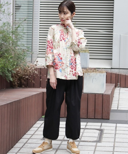 SUPER HAKKA（スーパーハッカ）の「コットンポリエステルストレッチ　ワンポイントタブ刺繍ドロストパンツ（その他パンツ・レディース・ブラック/グレー/カーキ・S/M）」の6枚目の写真