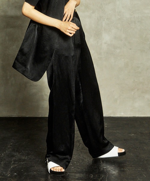 THINGS THAT MATTER（シングス ザット マター）の「TRIACETATE LINEN WIDE PANTS / トリアセテートリネンワイドパンツ（その他パンツ・レディース・イエロー/ブラック/ピンク・2/1）」の2枚目の写真