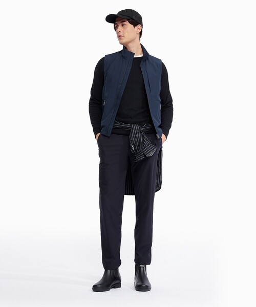 AIGLE（エーグル）の「GORE-TEX ゴアテックスウインドストッパー(R) 防風 撥水 透湿 スリーブレスベスト（ベスト・メンズ・オフホワイト/ダークブルー・L/S/M）」の4枚目の写真