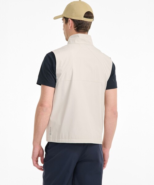 AIGLE（エーグル）の「GORE-TEX ゴアテックスウインドストッパー(R) 防風 撥水 透湿 スリーブレスベスト（ベスト・メンズ・オフホワイト/ダークブルー・L/S/M）」の10枚目の写真
