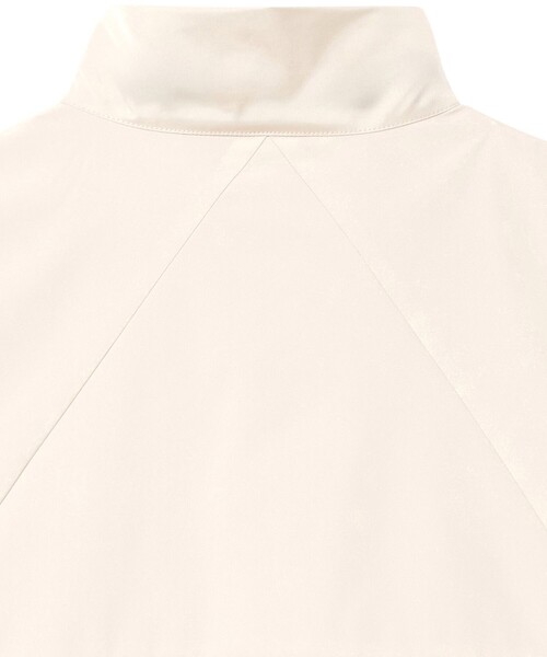 AIGLE（エーグル）の「GORE-TEX ゴアテックスウインドストッパー(R) 防風 撥水 透湿 スリーブレスベスト（ベスト・メンズ・オフホワイト/ダークブルー・L/S/M）」の15枚目の写真