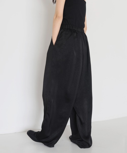 hellam(へラム)の「サテンコクーンパンツ(その他パンツ・レディース・アイボリー/ブラック/グレー/グリーン・FREE)」の6枚目の写真