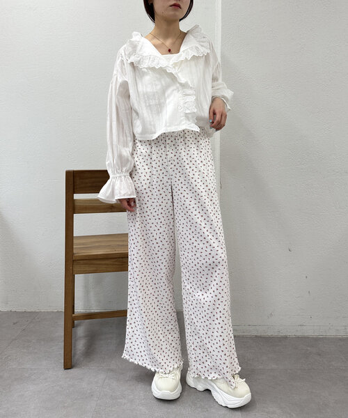 w closet（ダブルクローゼット）の「【２色展開】フラワーロングパンツ（その他パンツ・レディース・ホワイト系その他2/ホワイト系その他・FREE）」の7枚目の写真