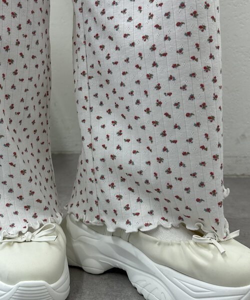 w closet（ダブルクローゼット）の「【２色展開】フラワーロングパンツ（その他パンツ・レディース・ホワイト系その他2/ホワイト系その他・FREE）」の9枚目の写真