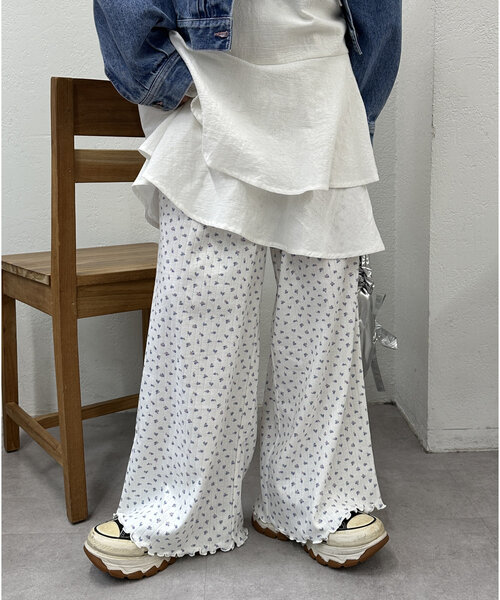 w closet（ダブルクローゼット）の「【２色展開】フラワーロングパンツ（その他パンツ・レディース・ホワイト系その他2/ホワイト系その他・FREE）」の15枚目の写真