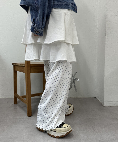 w closet（ダブルクローゼット）の「【２色展開】フラワーロングパンツ（その他パンツ・レディース・ホワイト系その他2/ホワイト系その他・FREE）」の18枚目の写真