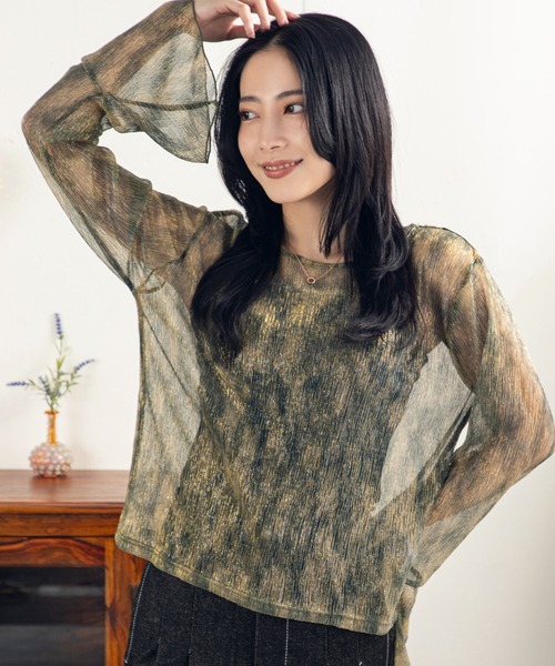 MILLION CARATS（ミリオンカラッツ）の「華やかさを纏う！大人の余裕を感じるシアー×ラメのニュアンストップス（シャツ/ブラウス・レディース・ブラック/グリーン/ブラウン/ベージュ・FREE）」の4枚目の写真