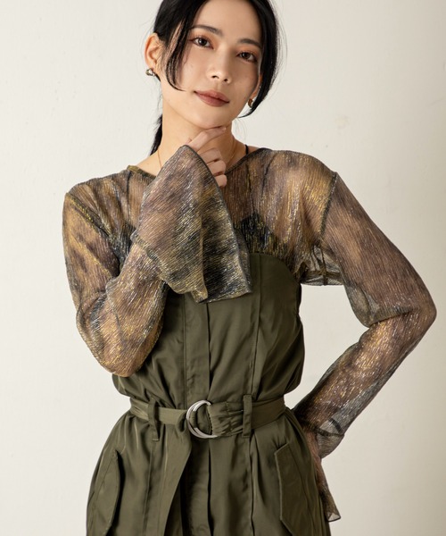MILLION CARATS（ミリオンカラッツ）の「華やかさを纏う！大人の余裕を感じるシアー×ラメのニュアンストップス（シャツ/ブラウス・レディース・ブラック/グリーン/ブラウン/ベージュ・FREE）」の2枚目の写真