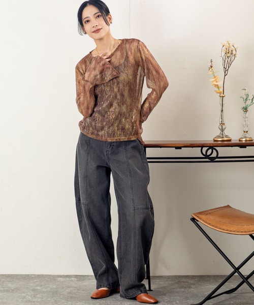 MILLION CARATS（ミリオンカラッツ）の「華やかさを纏う！大人の余裕を感じるシアー×ラメのニュアンストップス（シャツ/ブラウス・レディース・ブラック/グリーン/ブラウン/ベージュ・FREE）」の21枚目の写真