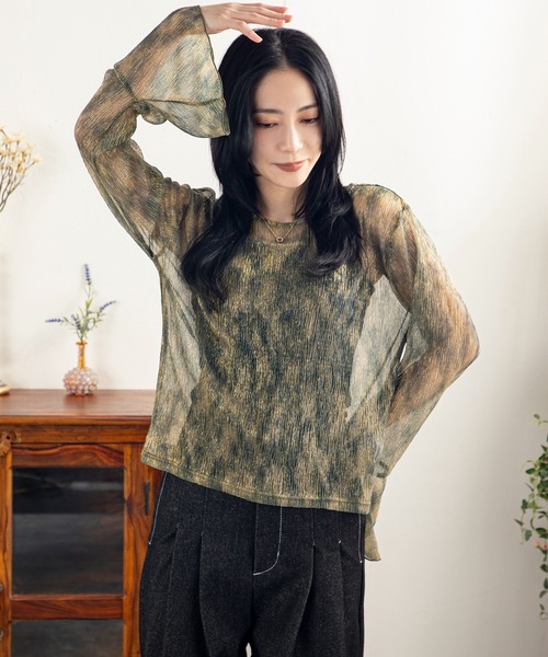 MILLION CARATS（ミリオンカラッツ）の「華やかさを纏う！大人の余裕を感じるシアー×ラメのニュアンストップス（シャツ/ブラウス・レディース・ブラック/グリーン/ブラウン/ベージュ・FREE）」の10枚目の写真