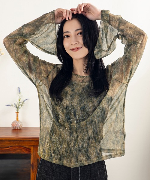 MILLION CARATS（ミリオンカラッツ）の「華やかさを纏う！大人の余裕を感じるシアー×ラメのニュアンストップス（シャツ/ブラウス・レディース・ブラック/グリーン/ブラウン/ベージュ・FREE）」の6枚目の写真