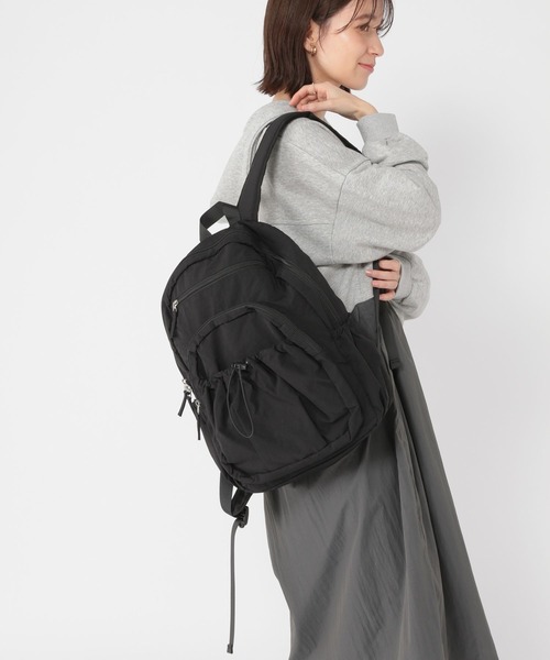 studio CLIP(スタディオクリップ)の「【軽量】からだよろこぶ軽らくリュックサック(バックパック/リュック・レディース・ブラック/ベージュ・FREE)」の3枚目の写真
