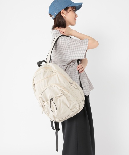 studio CLIP(スタディオクリップ)の「【軽量】からだよろこぶ軽らくリュックサック(バックパック/リュック・レディース・ブラック/ベージュ・FREE)」の6枚目の写真
