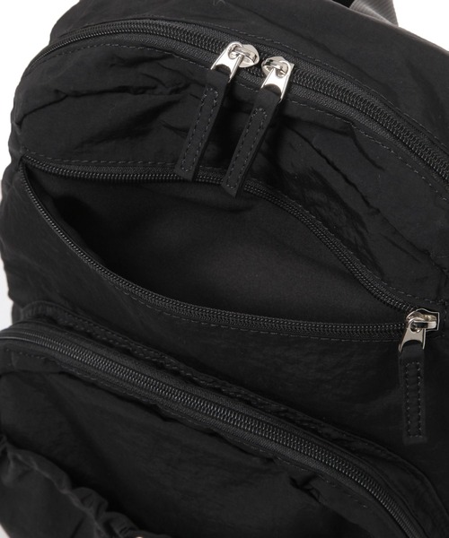 studio CLIP(スタディオクリップ)の「【軽量】からだよろこぶ軽らくリュックサック(バックパック/リュック・レディース・ブラック/ベージュ・FREE)」の13枚目の写真