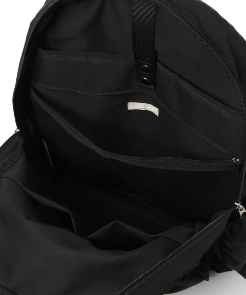 studio CLIP(スタディオクリップ)の「【軽量】からだよろこぶ軽らくリュックサック(バックパック/リュック・レディース・ブラック/ベージュ・FREE)」の20枚目の写真