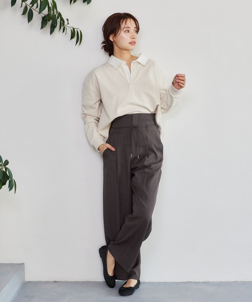 mysty woman(ミスティウーマン)の「ミニ裏毛ラガーシャツ 327833(ポロシャツ・レディース・アイボリー/ブラック/グレイッシュベージュ・FREE)」の4枚目の写真