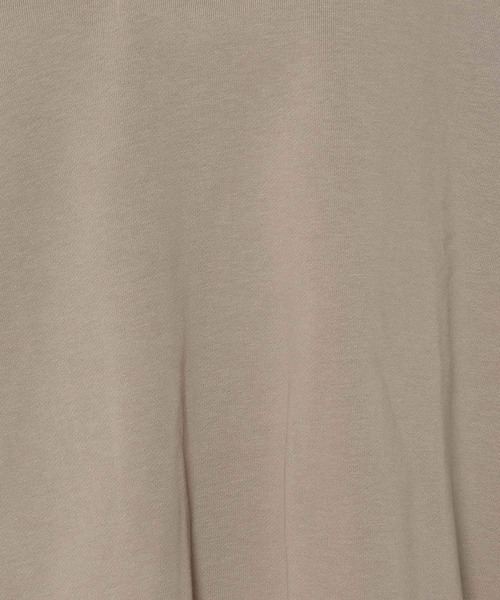 mysty woman(ミスティウーマン)の「ミニ裏毛ラガーシャツ 327833(ポロシャツ・レディース・アイボリー/ブラック/グレイッシュベージュ・FREE)」の18枚目の写真