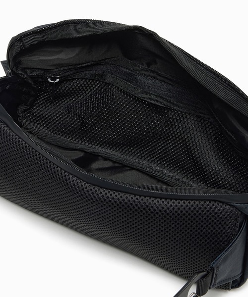 AIGLE（エーグル）の「撥水 耐水コーティングナイロン バムバッグ ボディバッグ ショルダーバッグ（ボディバッグ/ウエストポーチ・レディース・モスグリーン/ブラック・FREE）」の15枚目の写真