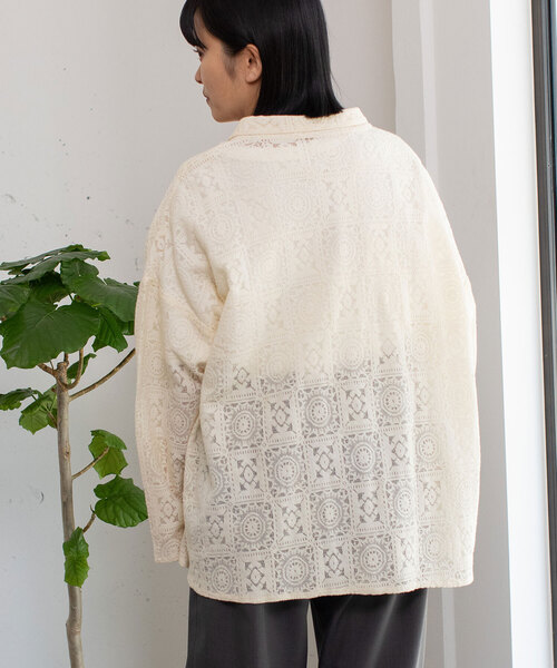 POU DOU DOU(プードゥドゥ)の「<made in INDIA>クロシェレースシャツカーディガン(シャツ/ブラウス・レディース・キナリ/ダークグレー・M)」の6枚目の写真