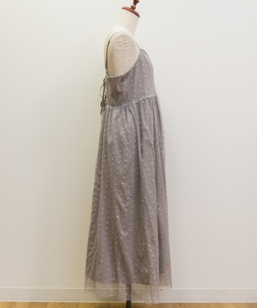 CLETTE(クレット)の「フラワーチュールキャミワンピース(ワンピース・レディース・チャコールグレー/グレイッシュベージュ/ライトベージュ・3L/LL/4L)」の18枚目の写真