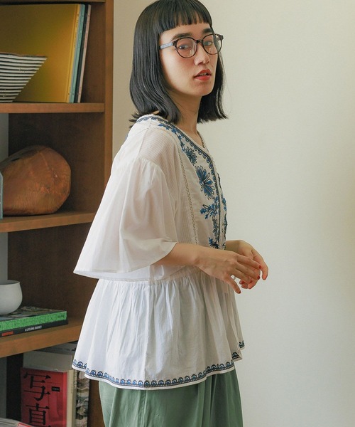 niko and...（ニコアンド）の「インド刺繍Vネックブラウス（シャツ/ブラウス・レディース・オフホワイト/ブラック/ライトブルー・FREE）」の13枚目の写真