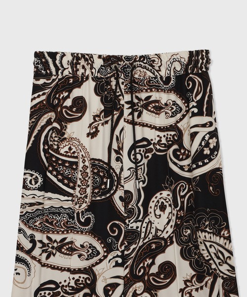 CINOH（チノ）の「PAISLEY RELAX PANTS（その他パンツ・レディース・ブラウン系その他・36/38）」の5枚目の写真