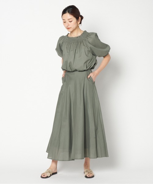 HELIOPOLE（エリオポール）の「COTTON LAWN OFF SHOULDER BLOUSE（シャツ/ブラウス・レディース・カーキ/ネイビー・38）」の14枚目の写真