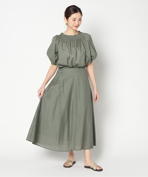 HELIOPOLE（エリオポール）の「COTTON LAWN OFF SHOULDER BLOUSE（シャツ/ブラウス・レディース・カーキ/ネイビー・38）」の15枚目の写真