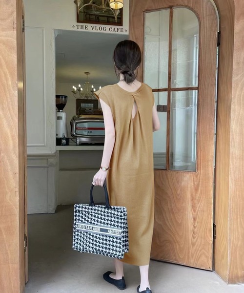 MILAE（ミレ）の「フレンチスリーブロングワンピース（ワンピース・レディース・モカ/オフホワイト/ブルー/ブラック/ベージュ・FREE）」の19枚目の写真