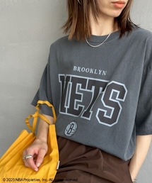 [OFF THE COURT by NBA/オフ・ザ・コート バイ NBA] 別注 プリントＴシャツ