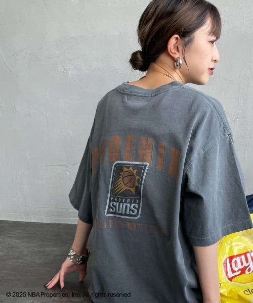 OFF THE COURT by NBA（オフザコートバイエヌビーエー）の「[OFF THE COURT by NBA/オフ・ザ・コート バイ NBA] 別注 プリントＴシャツ（Tシャツ/カットソー・レディース・I/B/G/A/H/E/F/C/D・S/M/L/XL）」の17枚目の写真