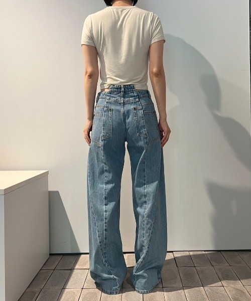 Maison Margiela(メゾンマルジェラ)の「Maison Margiela PANTS 5 POCKETS(デニムパンツ・レディース・ライトブルー・36/38)」の3枚目の写真