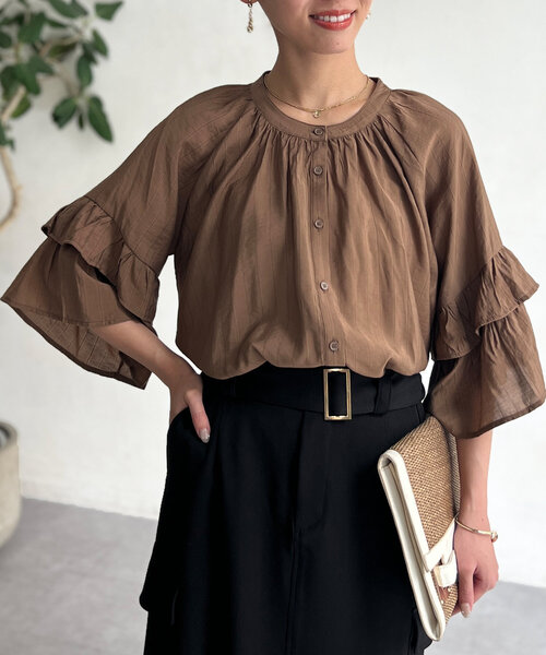 Chez toi(シェトワ)の「【体型カバー】【紫外線&冷房対策】袖フレア2WAYブラウス(シャツ/ブラウス・レディース・ホワイト/ブラウン/グリーン/ブラック・FREE)」の9枚目の写真